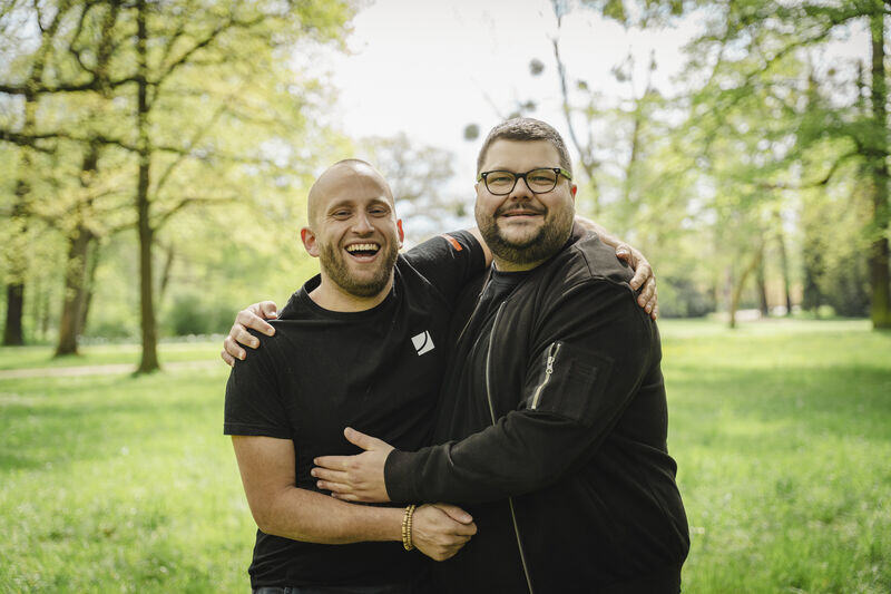 Podcast-Hosts Eric Osselmann und Johannes Rasch